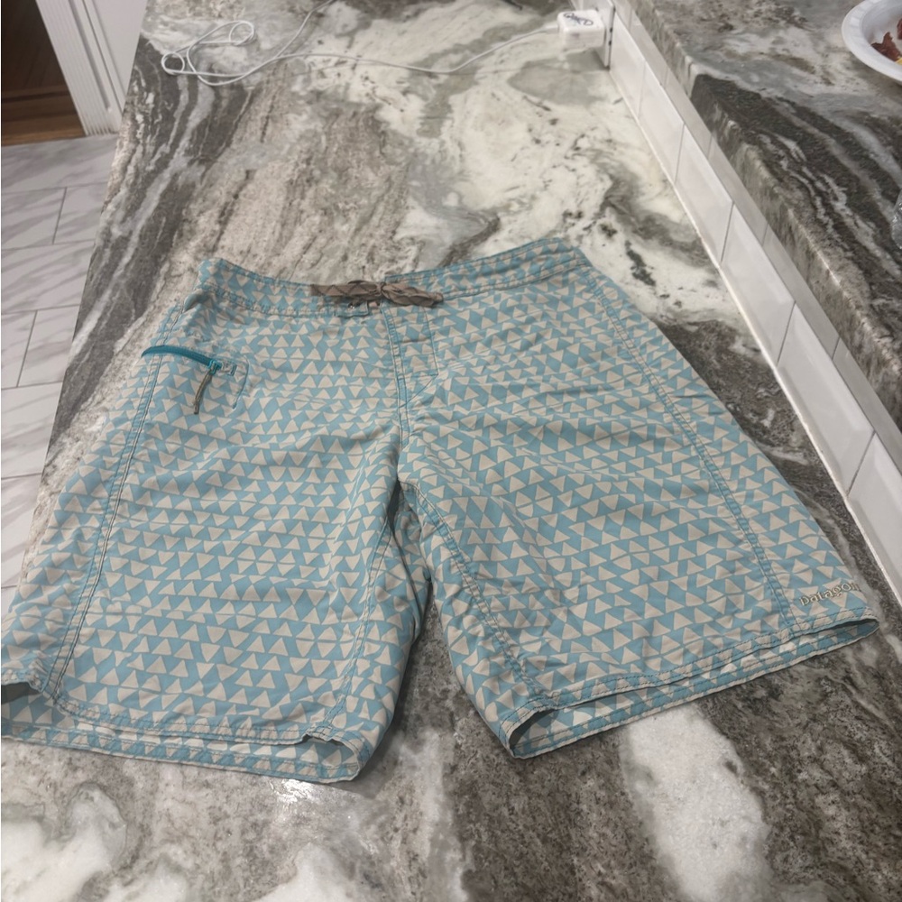 Patagonia Board Shorts
Geometric Print Men's  Size 32, Swim Short